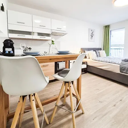 Roth 402 * Budapest
