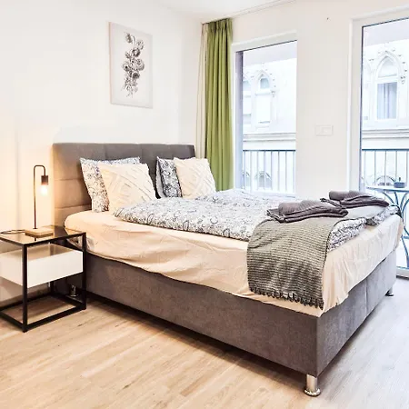Roth 402 * Budapest